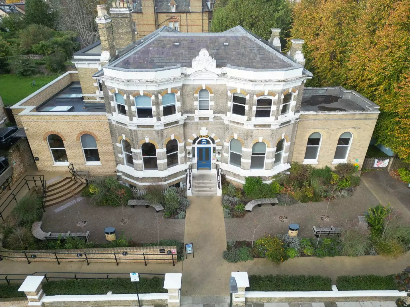 Community Centre ETNA Community Centre