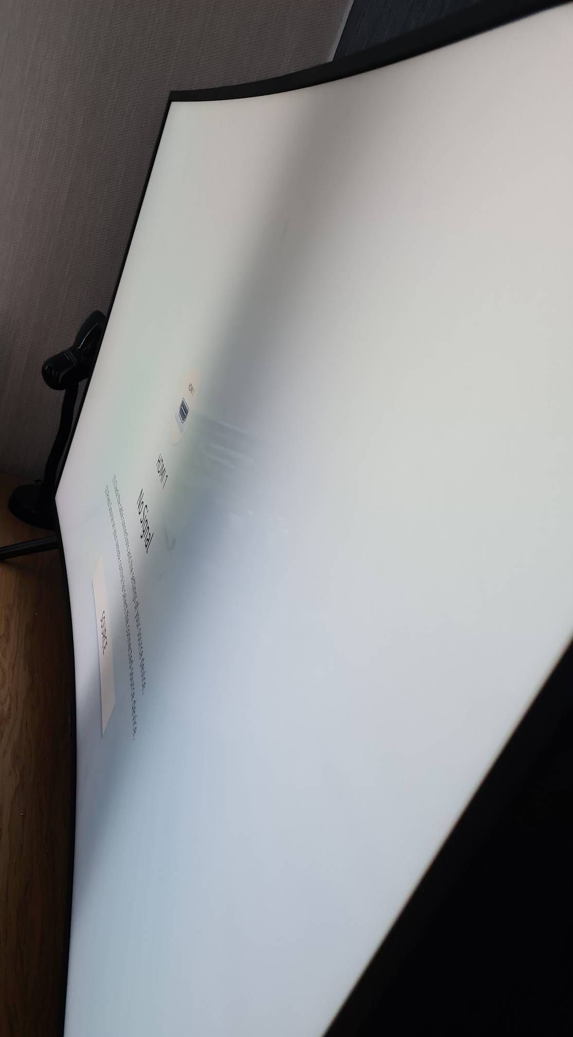 Half screen faded black in Samsung 55" Class NU7300 Curved Smart 4K UHD