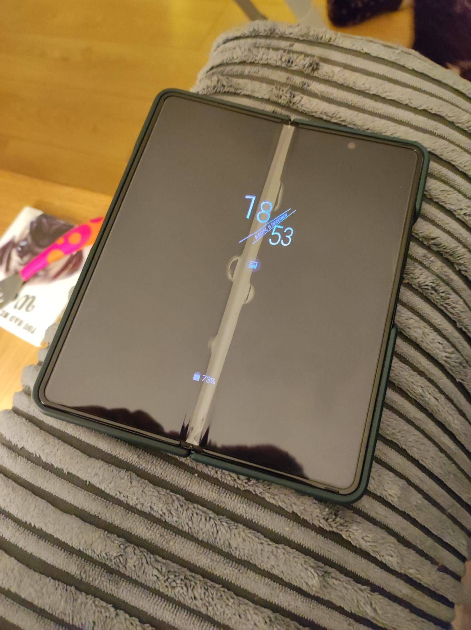 Solved Samsung Z Fold 3 / Z Flip 3 Screen protector Issue Samsung