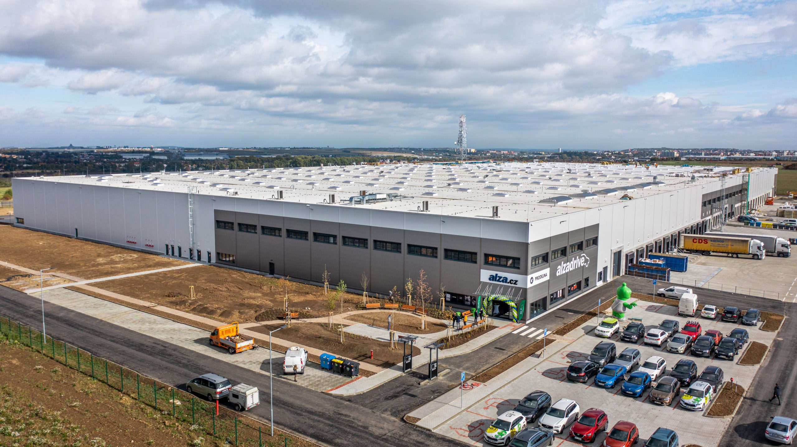 GLP and Alza open logistics centre in the Czech Republic in Prague