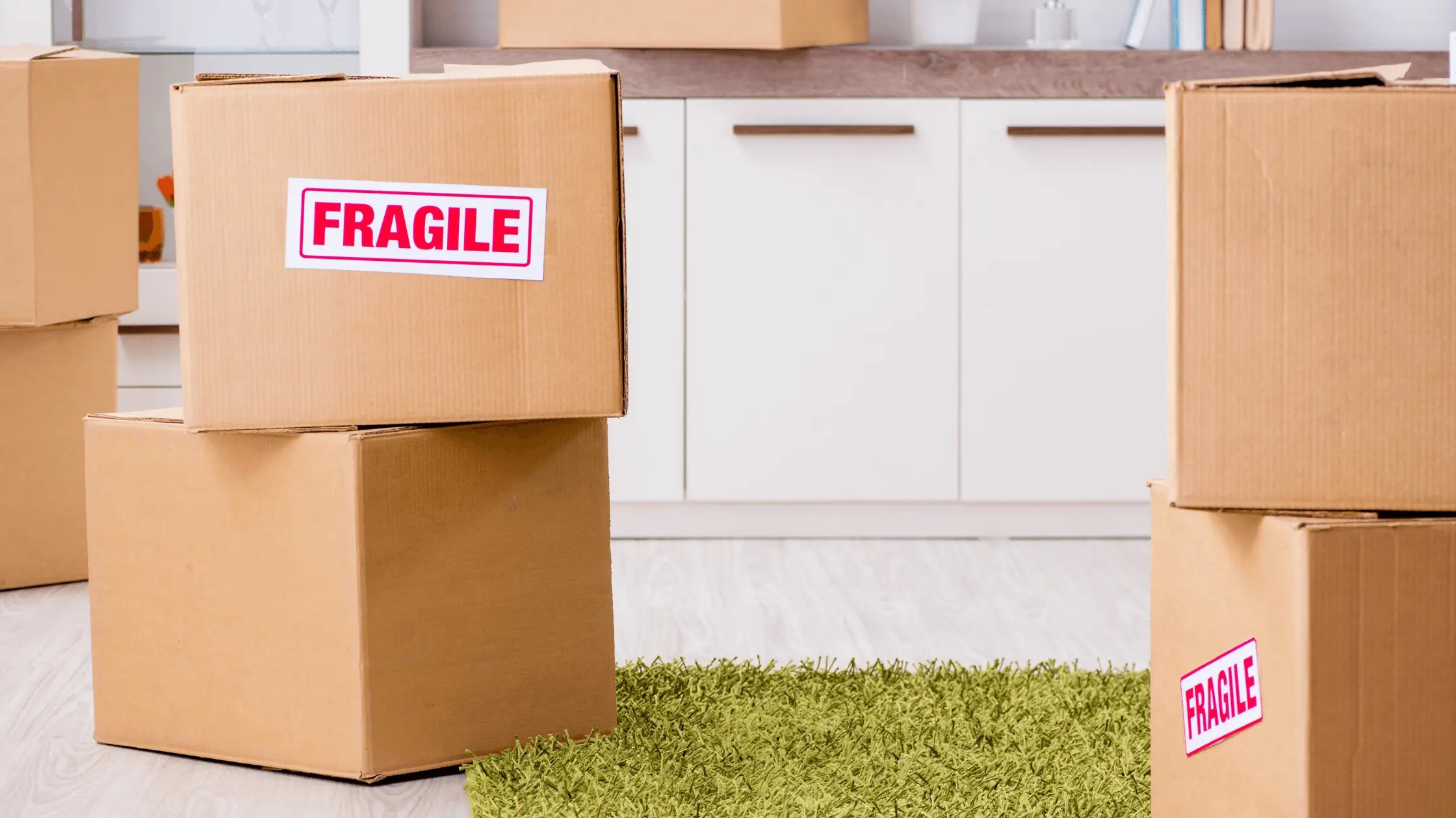 12 Essential Tips to Pack Fragile Items When Moving Eurmove
