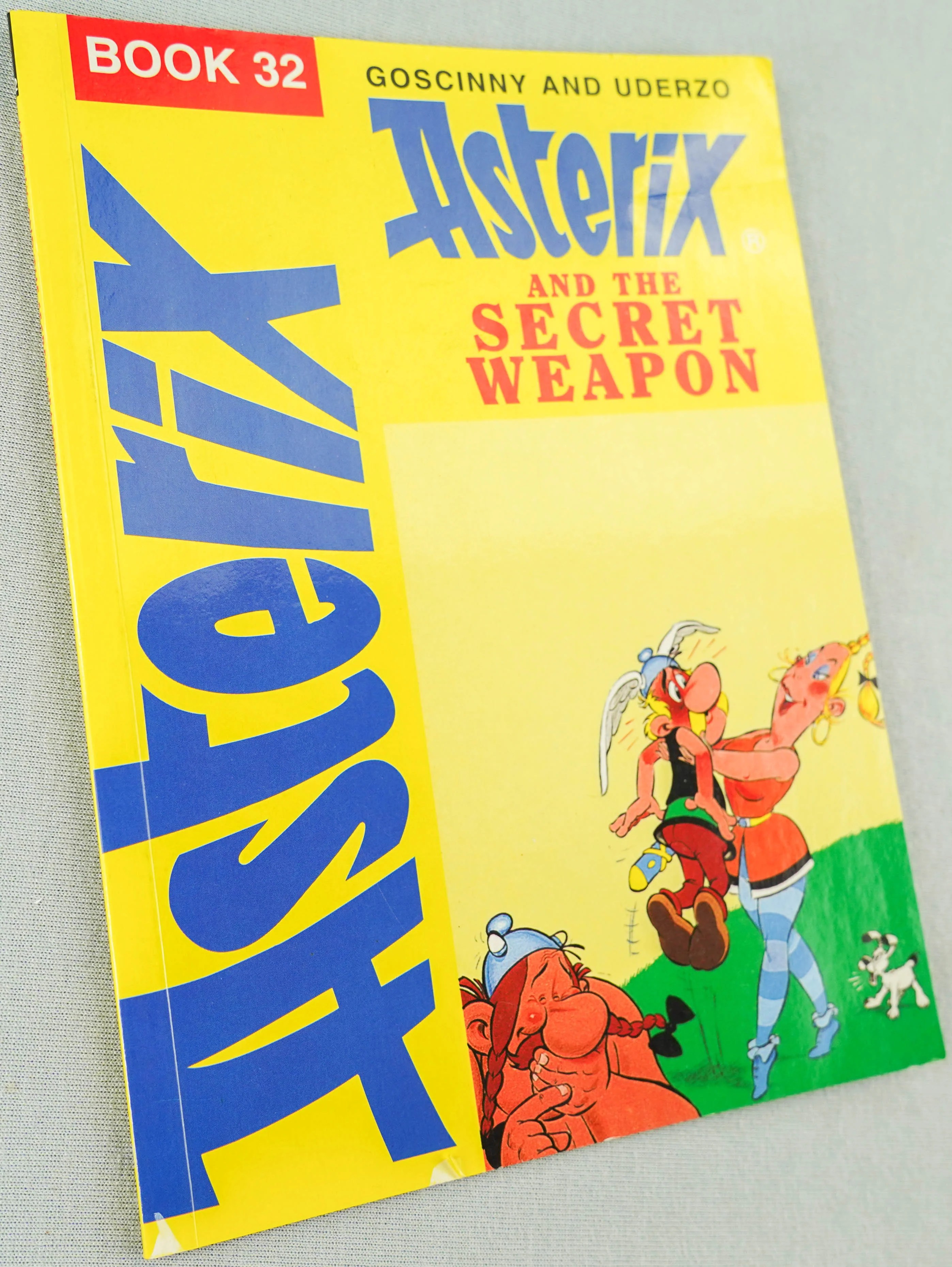 Asterix And The Secret Weapon Vintage Mini A5 Asterix Book Uk Paperbac