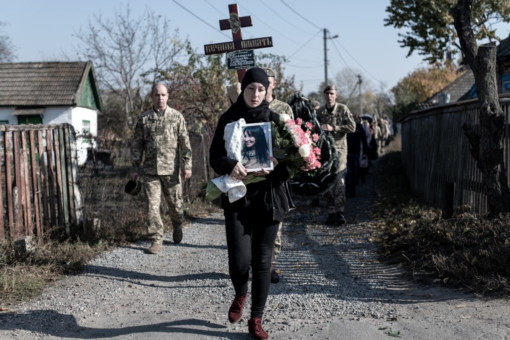Dismantling Putin's regime, not flirting with it, can end war in