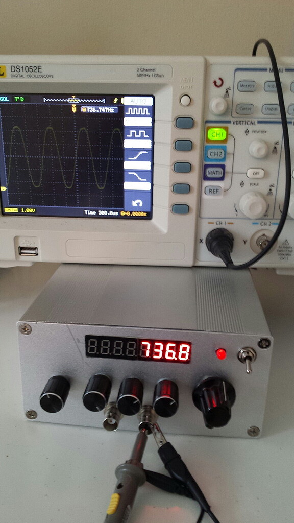 Homemade function generator (XR2206 based) Exhibition / Gallery