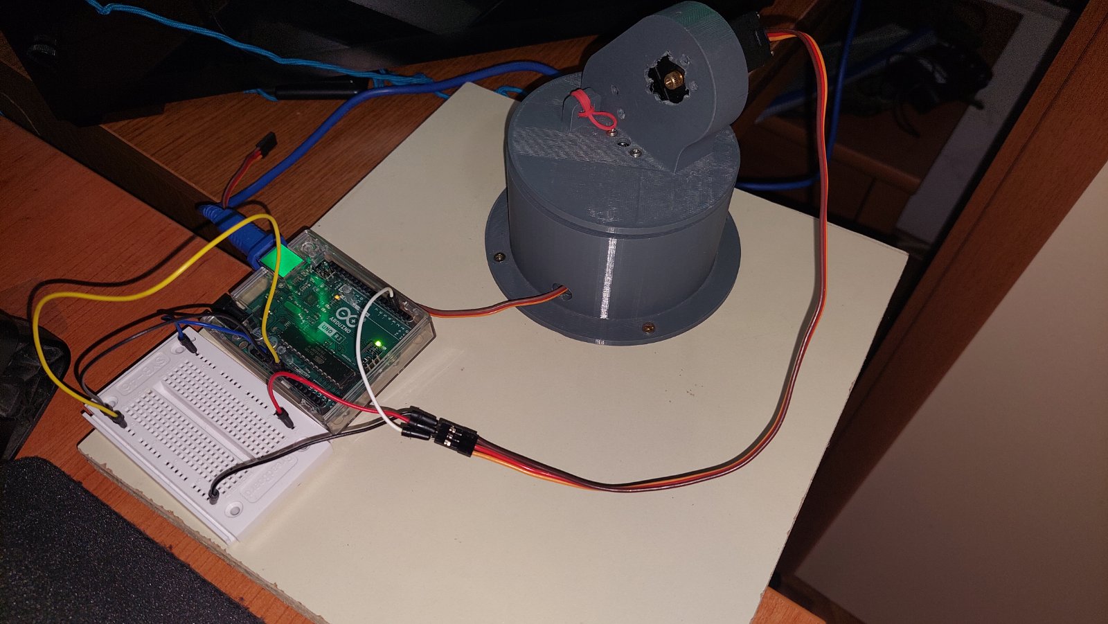 Continuous servo MG995 only rotating one direction Motors, Mechanics