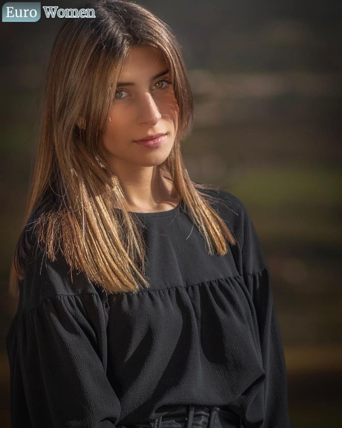 Everything You Should Know About Dating an Italian Woman