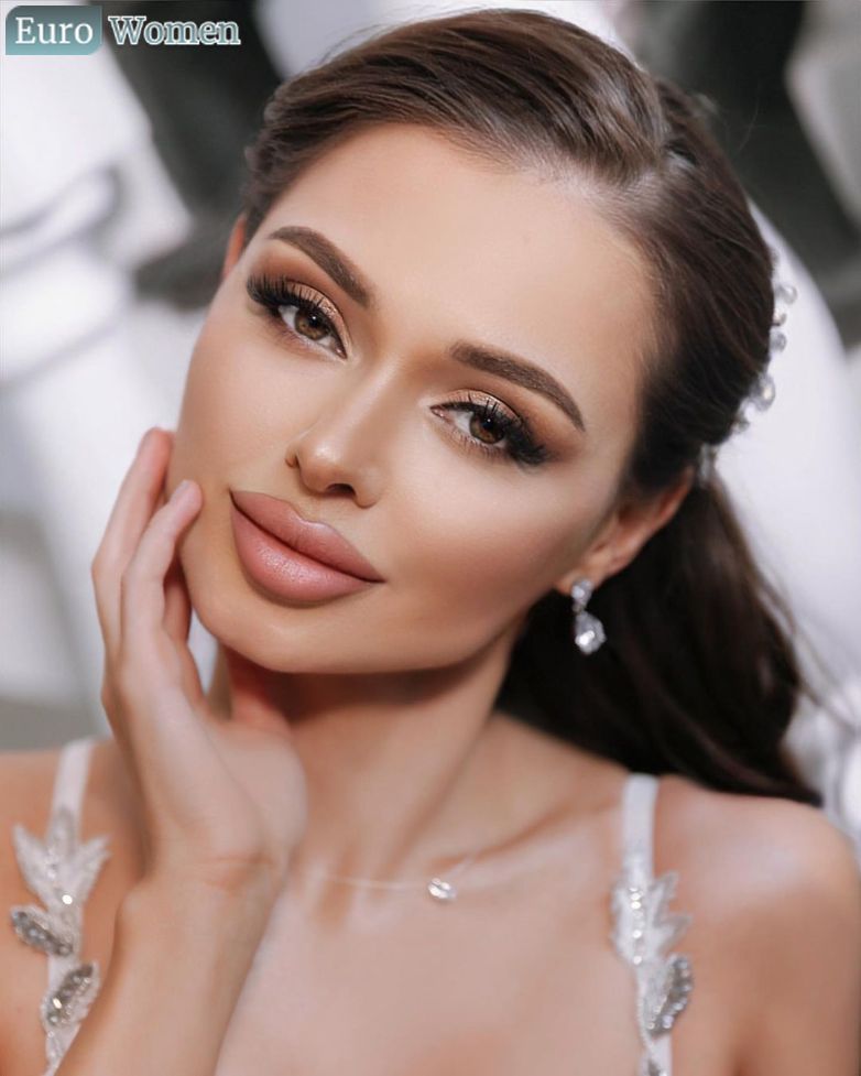 Dating a Russian Woman The Ultimate Guide for Men