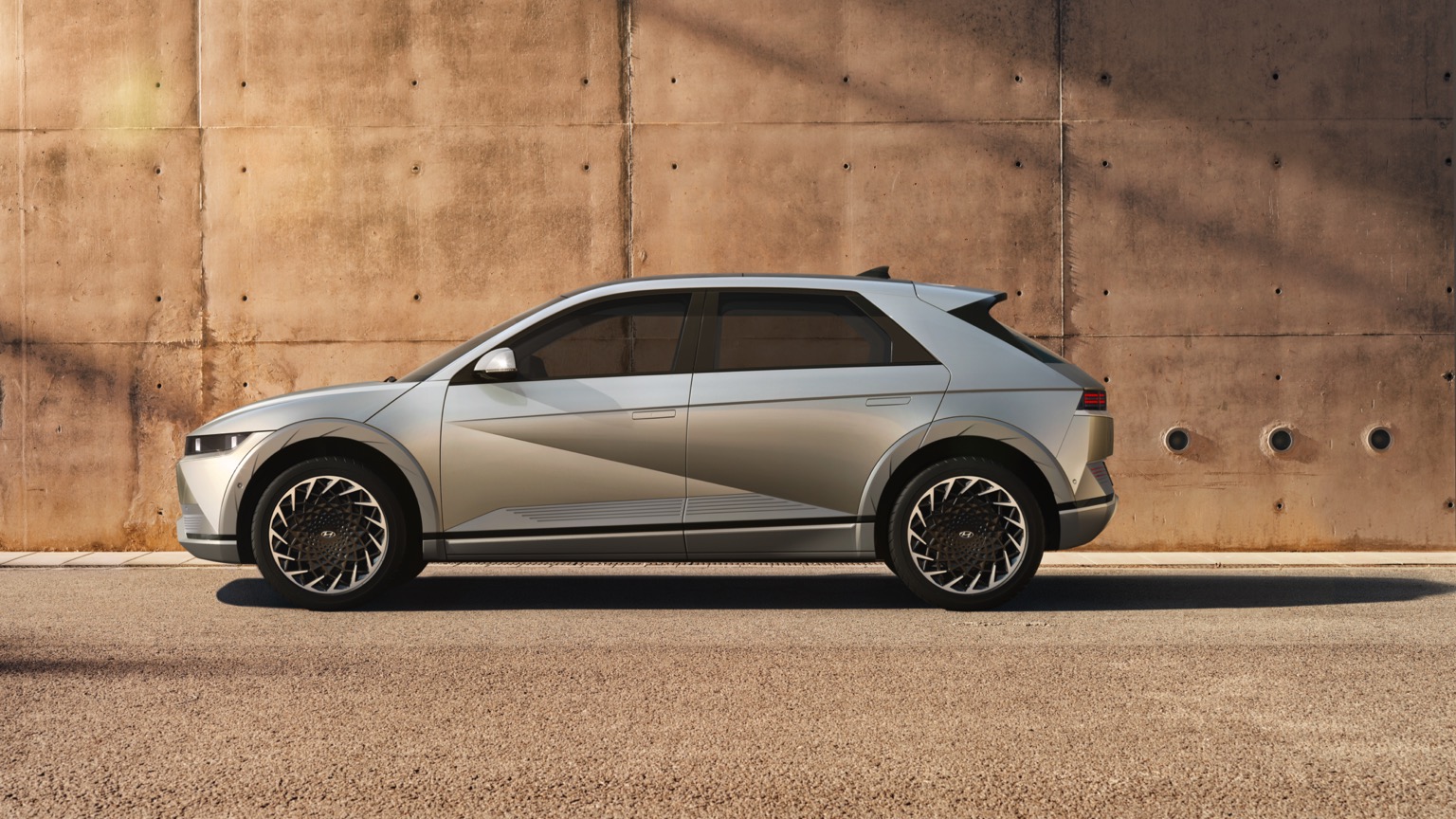 Hyundai IONIQ 5 Long Range AWD price and specifications EV Database