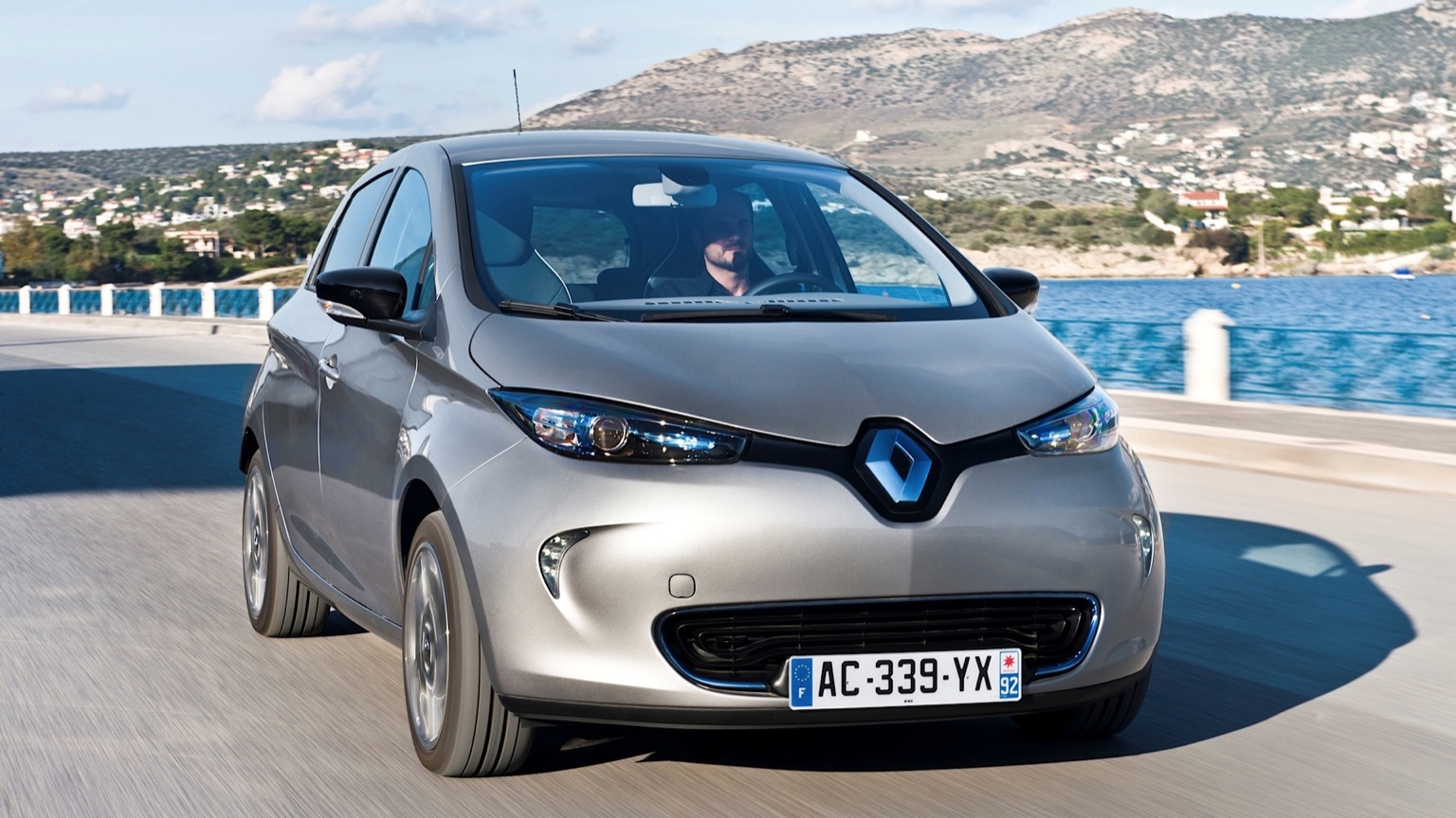 Renault Zoe R240 (2015-2017) Price And Specifications - Ev Database