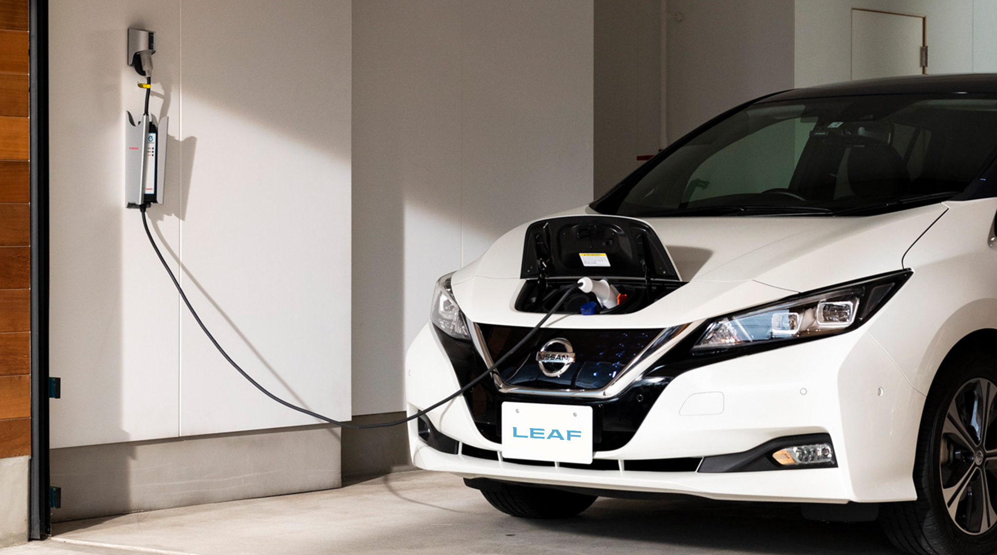 日産：リーフ[LEAF]電気自動車（EV） ｜ 充電時間は自由な時間。