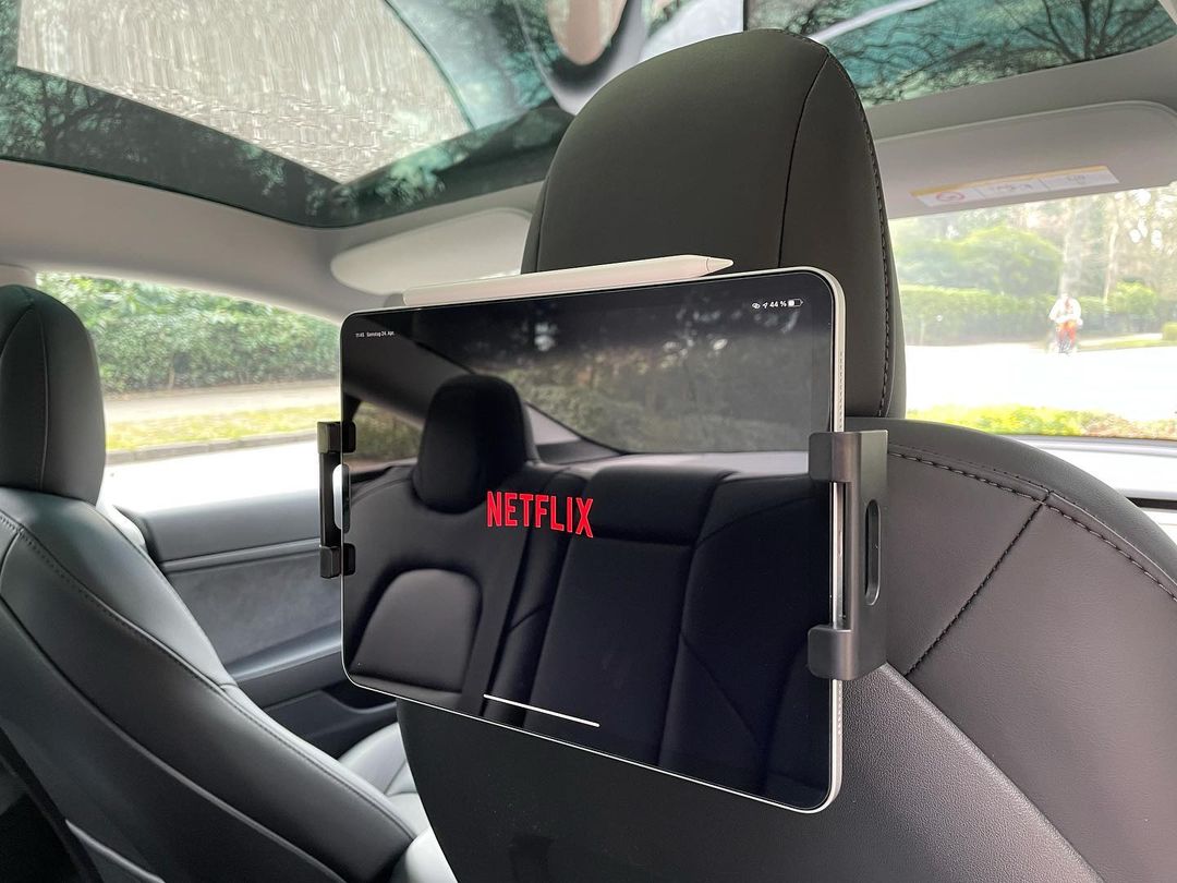 Tesla Model 3/Y Back Seat IPAD/Mobile Holder EVACCS