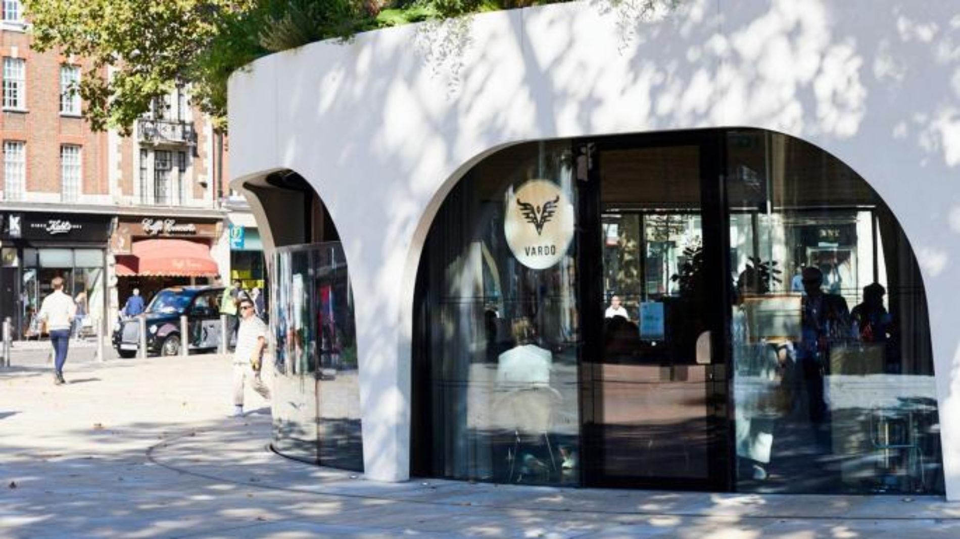 Award Winning Cadogan Café in Historic London Square Evans Concrete