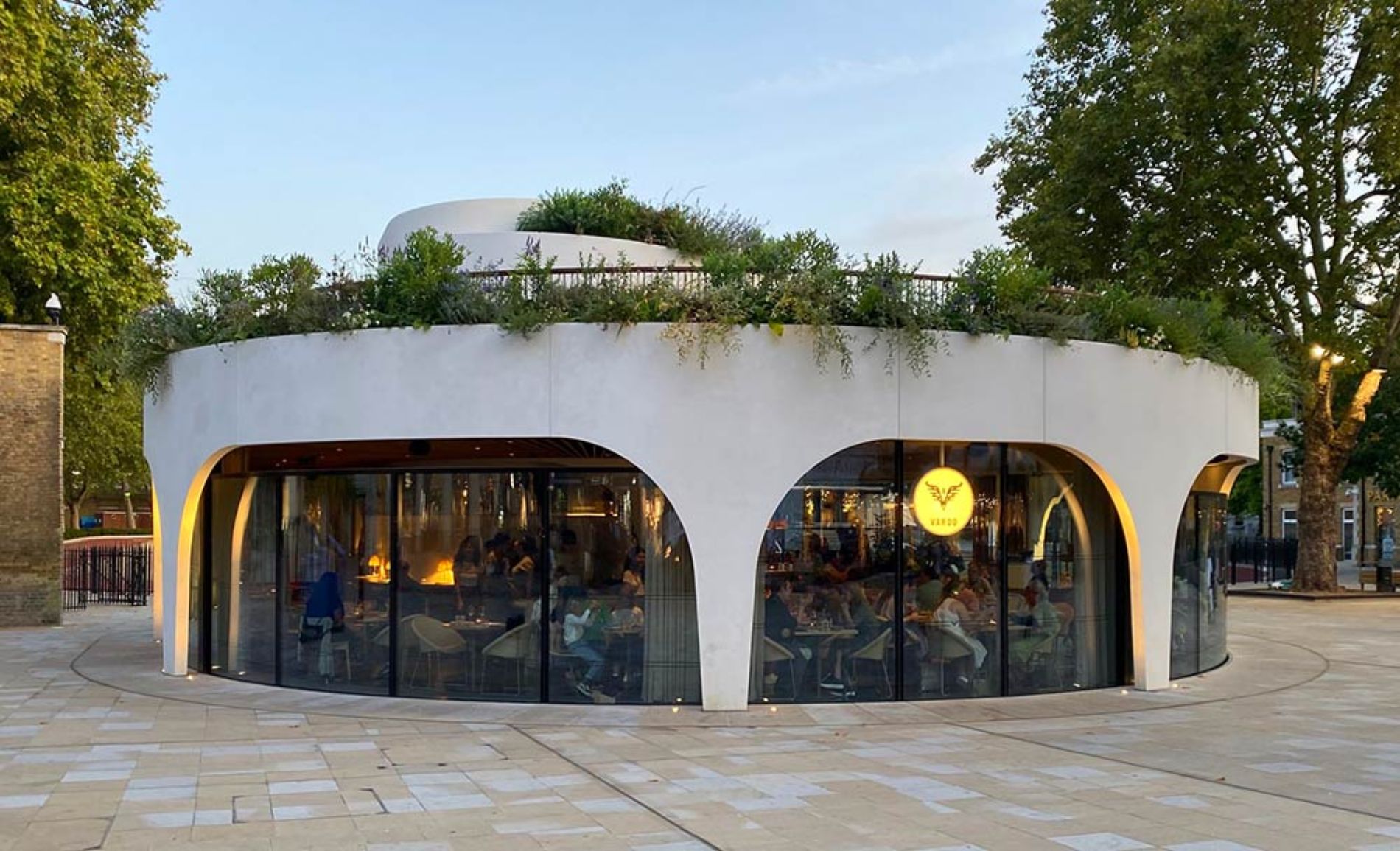 Award Winning Cadogan Café in Historic London Square Evans Concrete