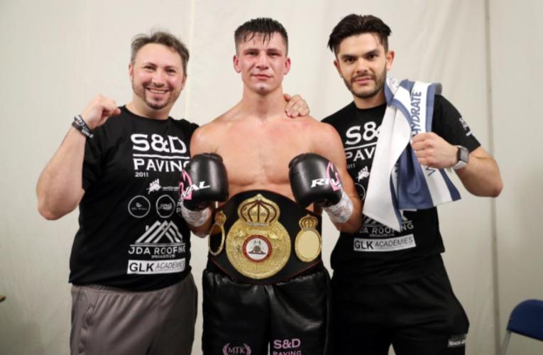 CONWAY DOMINA SIN PROBLEMAS A MANSOURI Y SE CORONA CAMPEÓN