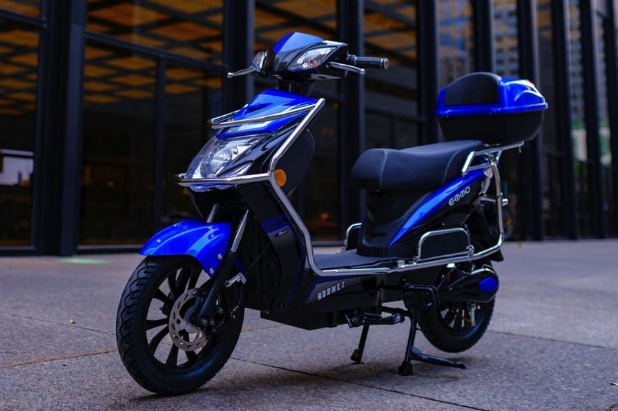 EMMO (Battery Energy kWh, Torque Nm) Electric Vehicles Database