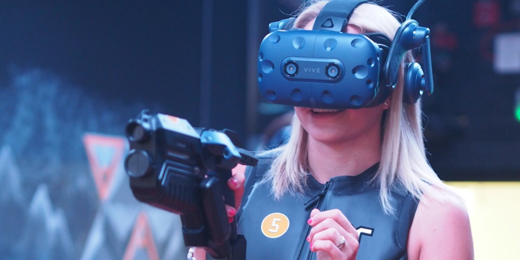 Trying out Virtual Reality with Centre VR Even Angels Fall