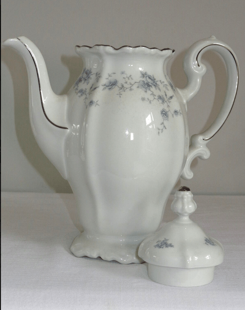 Johann Haviland Blue Garland Coffee/Teapot Bavaria, Germany Eventlyst