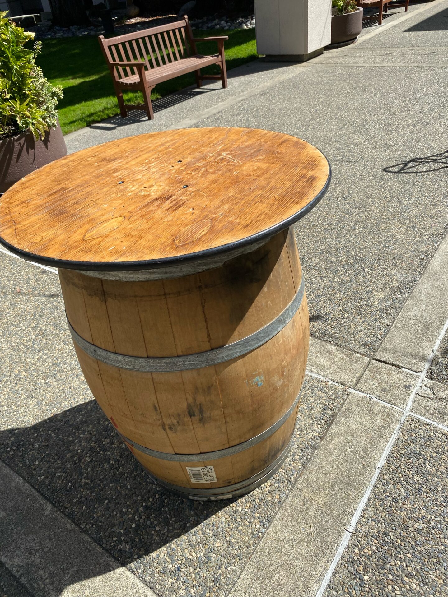 Wine Barrel add 20 with table topper Event Magic