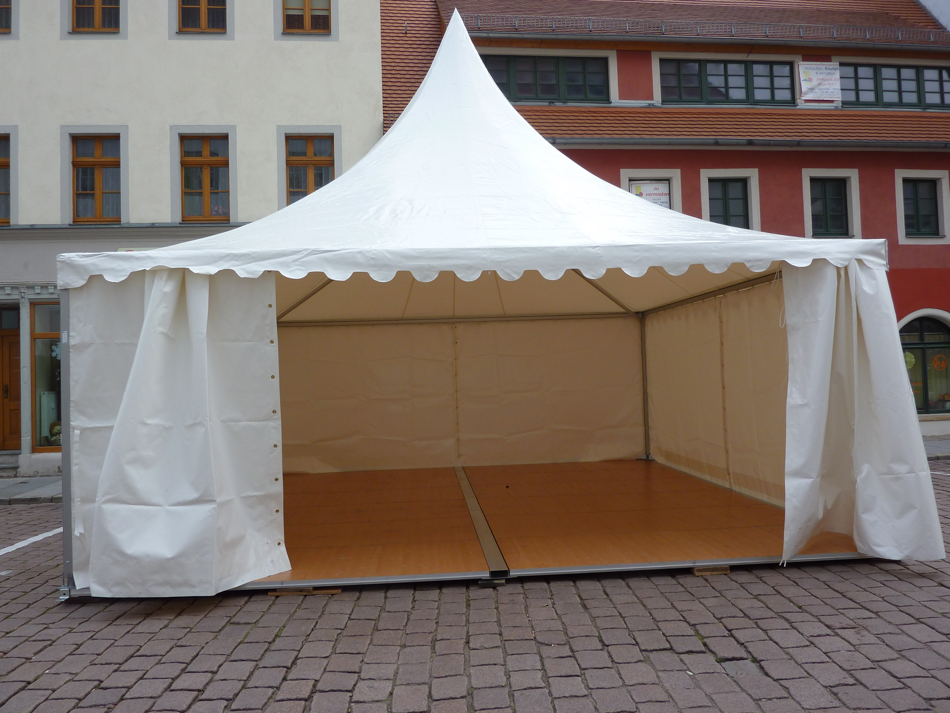 Pagodenzelt 5×5 m mit Zeltboden I Event Verleih Dresden