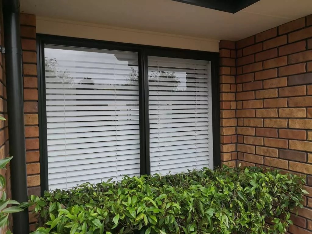 Faded Aluminium Joinery Restoration DIY Everbrite Coatings