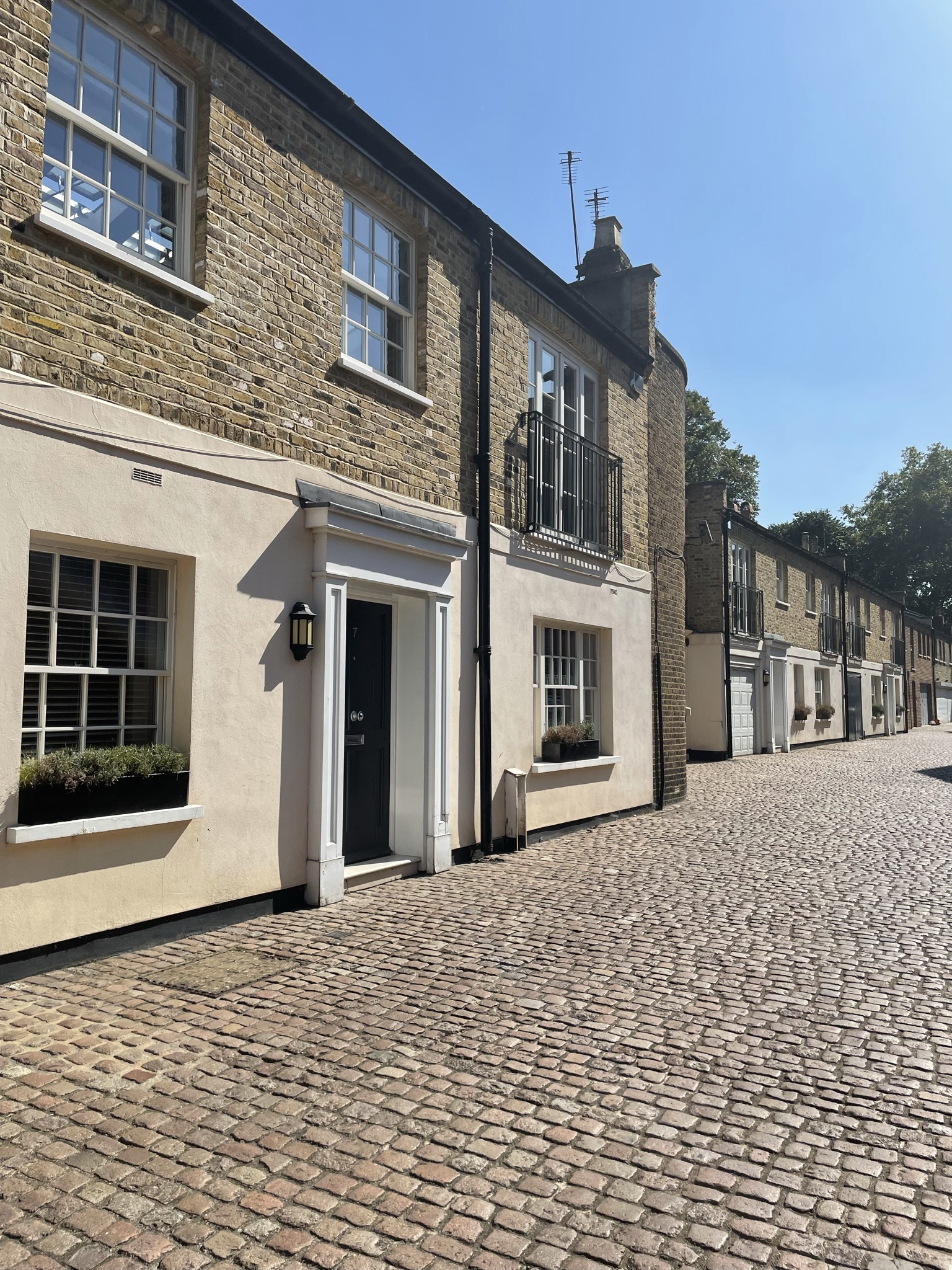 Palace Gardens Mews Everchanging MewsEverchanging Mews