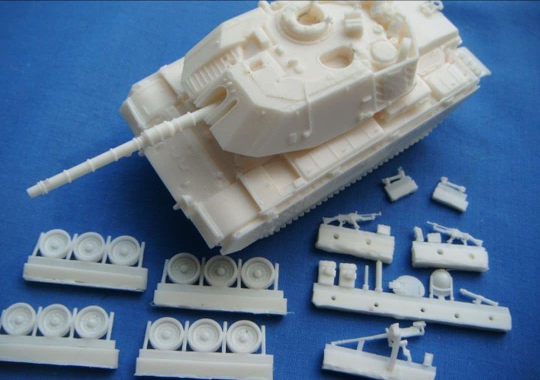 Cromwell Models Magach 7C 172 CRM72077 Everest Model