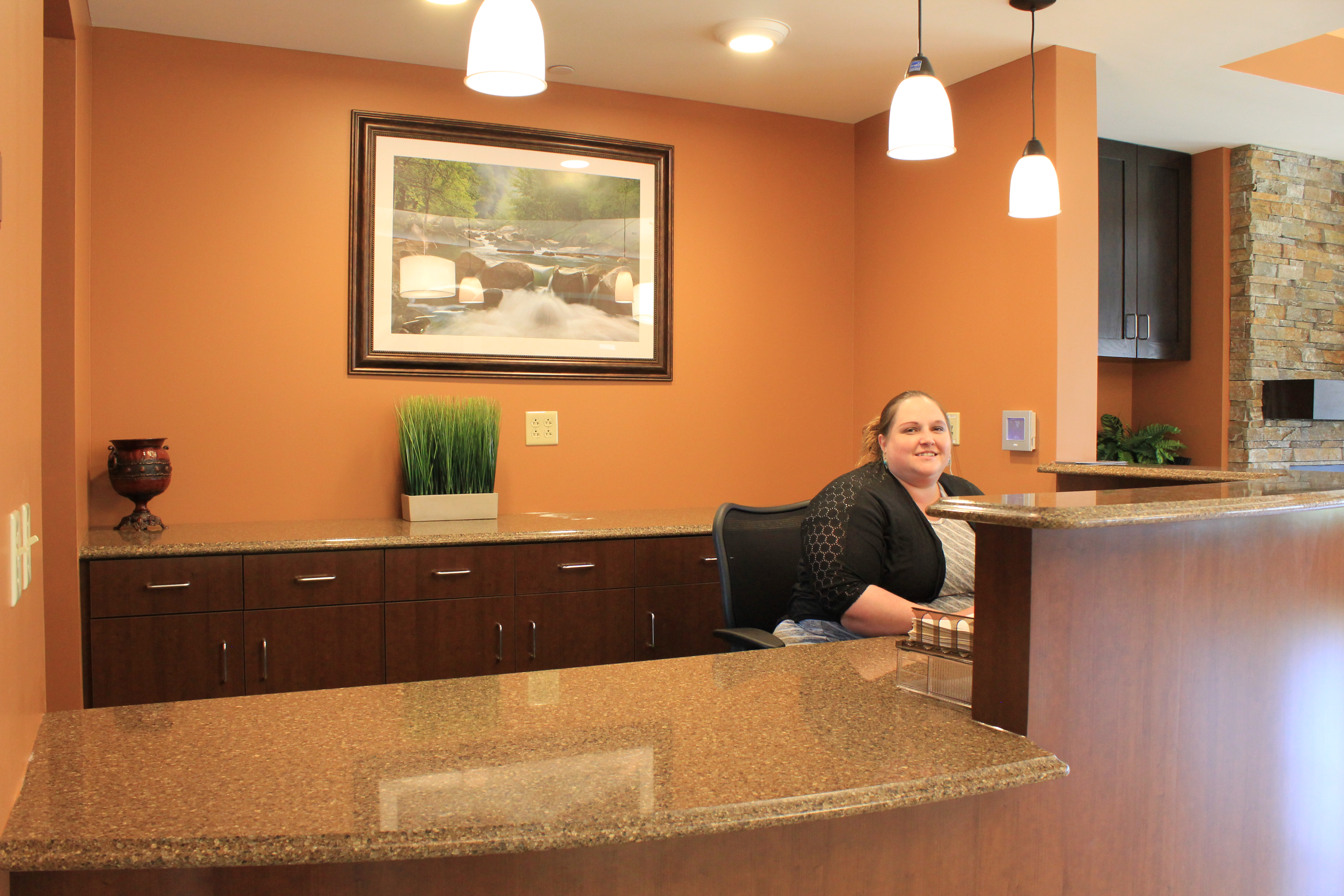 Visiting Hours at Evergreen Pointe Transitional Care Center in Waterloo, IL