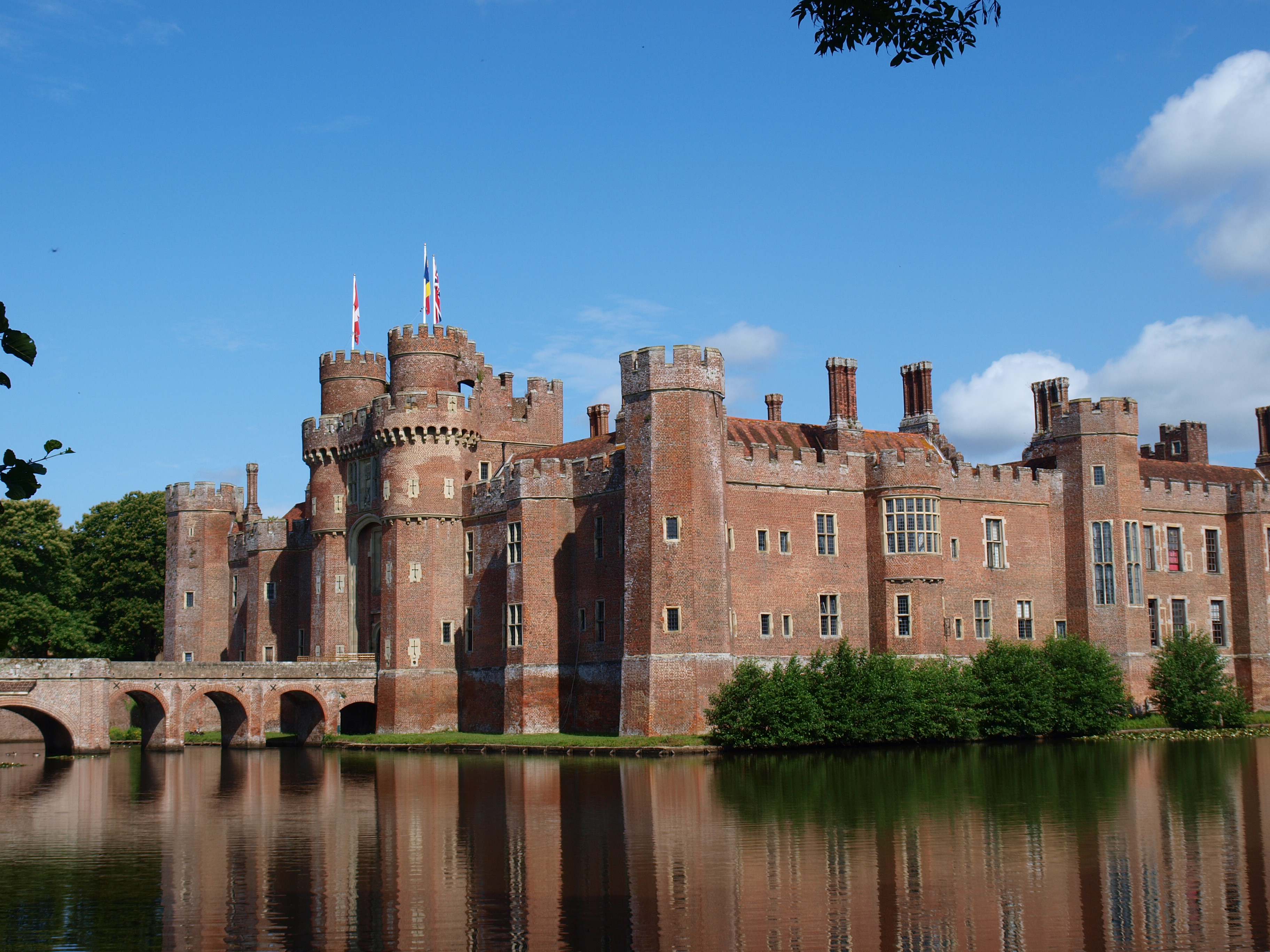 Herstmonceux Castle Wiki Everipedia