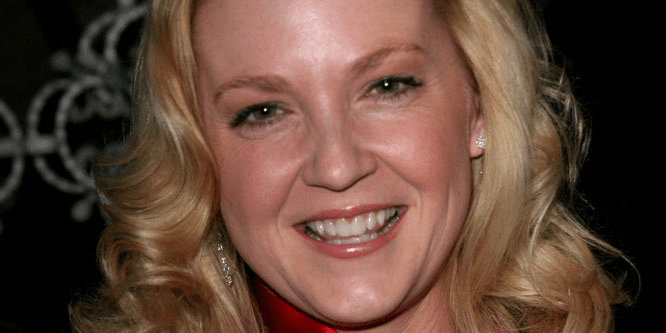 Carolyn Lawrence Wiki & Bio Everipedia