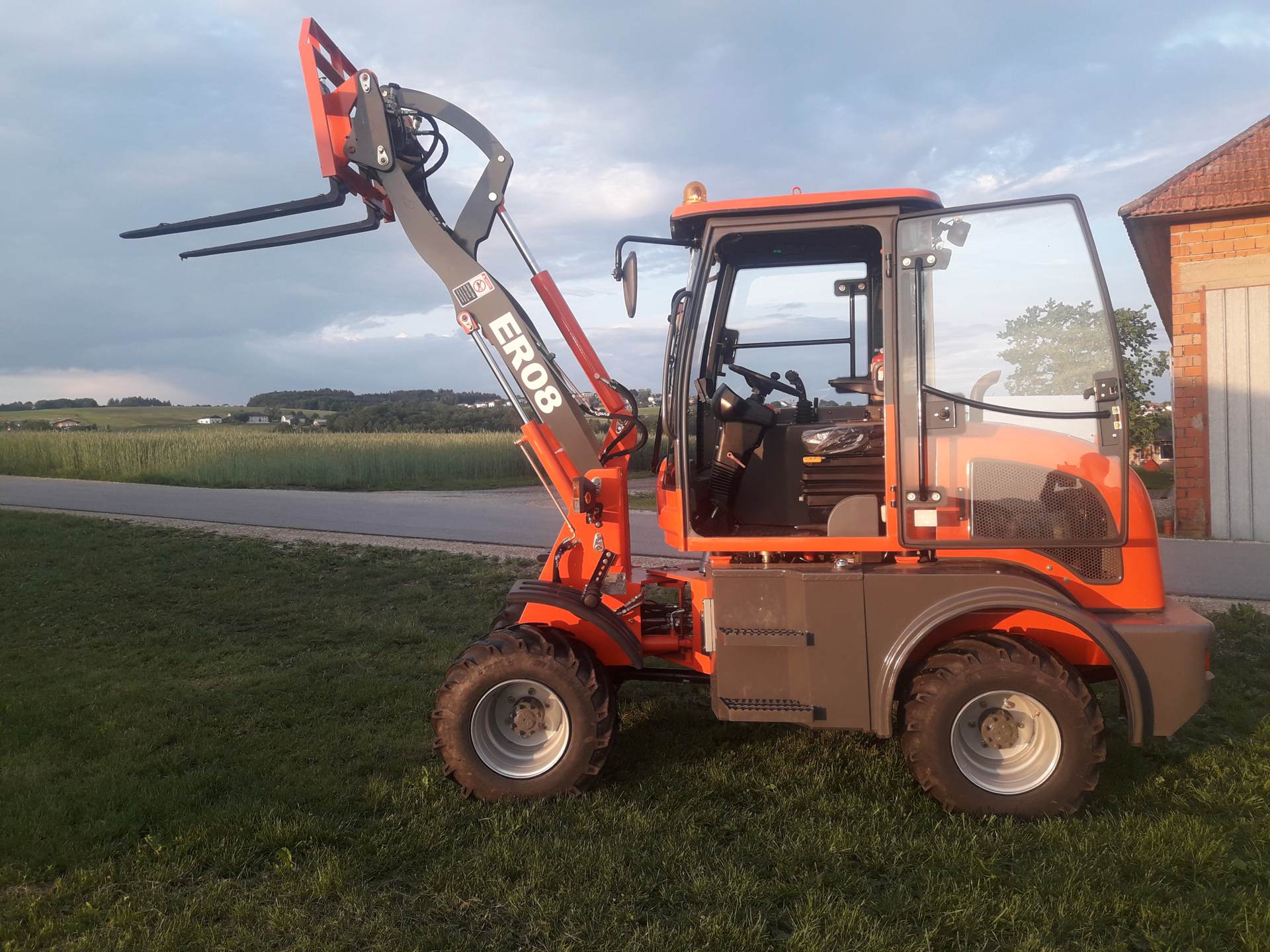 ER 08 4WD EVERUN Hoflader & Bagger Austria