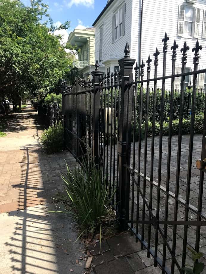 How to Install a No Dig Fence (Lowes Grand Empire XL) Everyday Old House