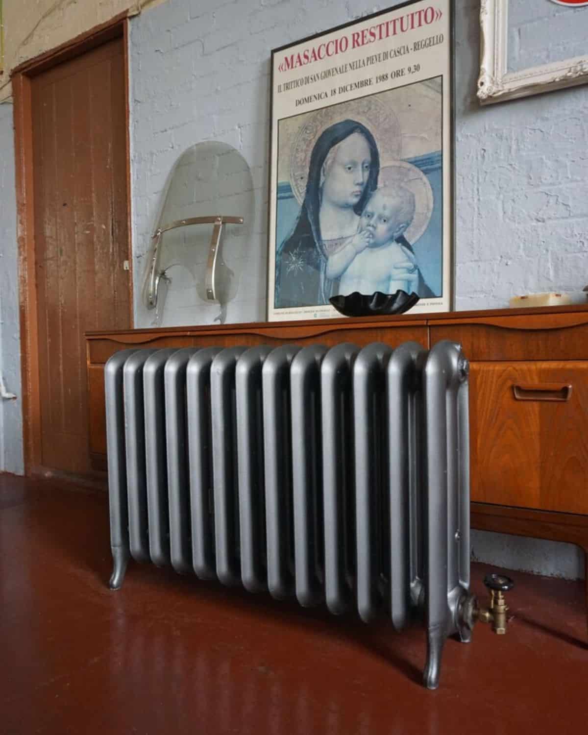 20+ Inspiring & Unique Paint Colors for Cast Iron Radiators Everyday