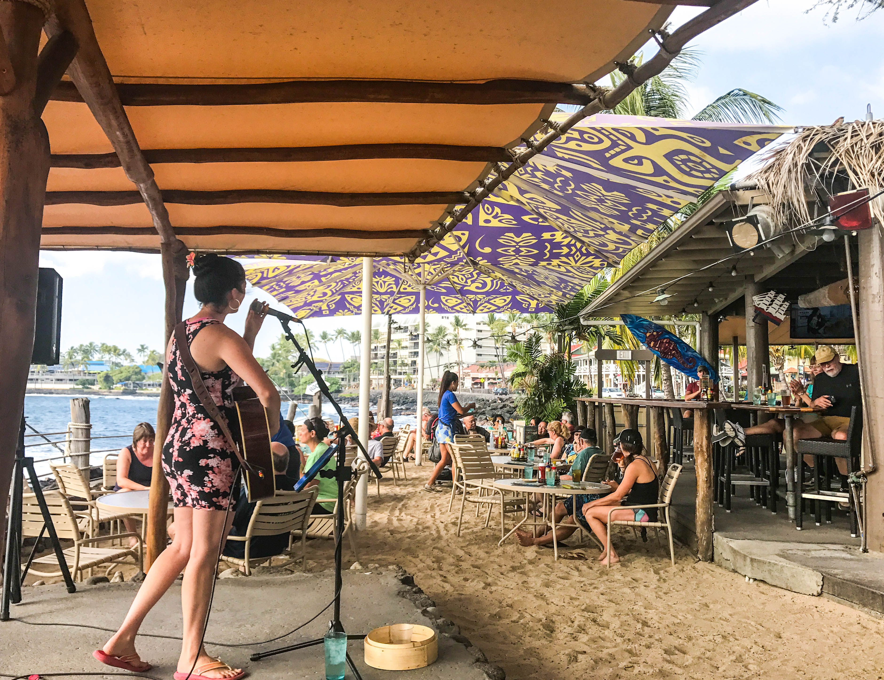 Best Restaurants In Kona Hawaii / Lavernes Sports Bar Restaurants On