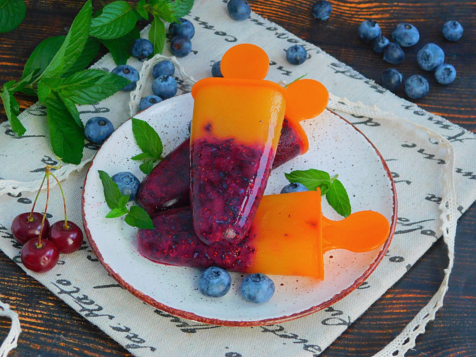 Frozen fruit bar recipe of summer dessert