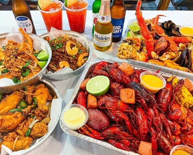 La Crawfish Menu With Prices (US) 2024