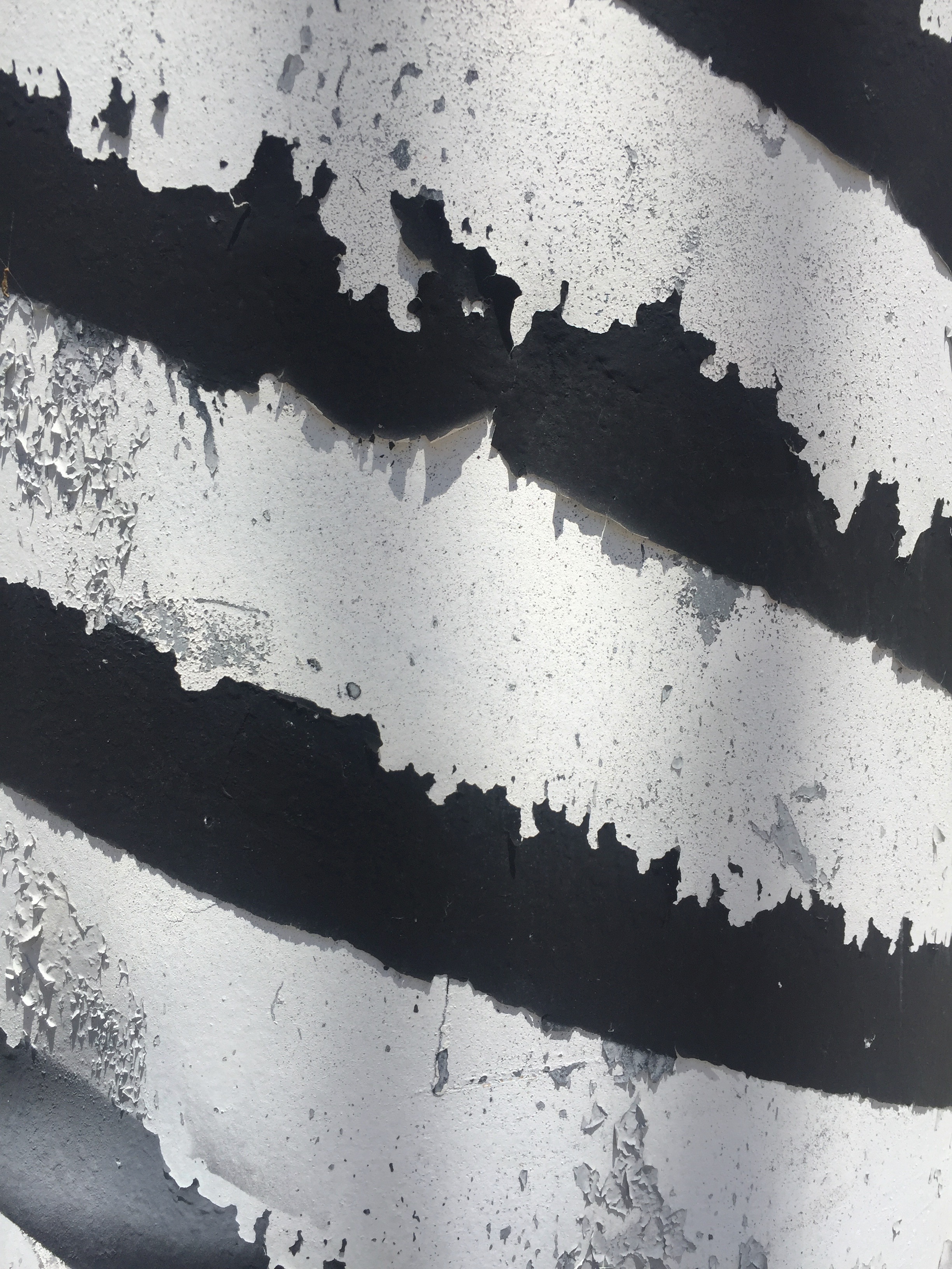 Diagonal striped black and white chipping paint Free Textures