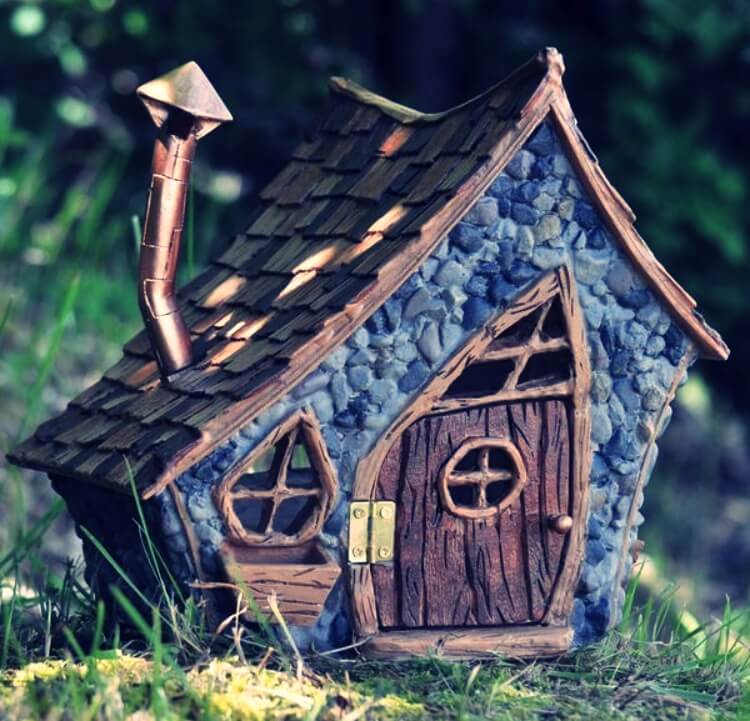 How to Make a Fairy House for the Garden (To Keep Your Kids Dreaming)