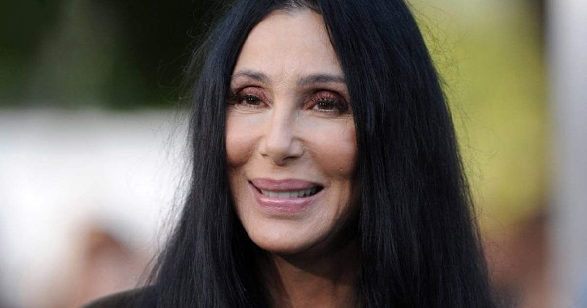 "He's Younger Than 40YearsOld!" 76YearOld Cher Showed Who She Was