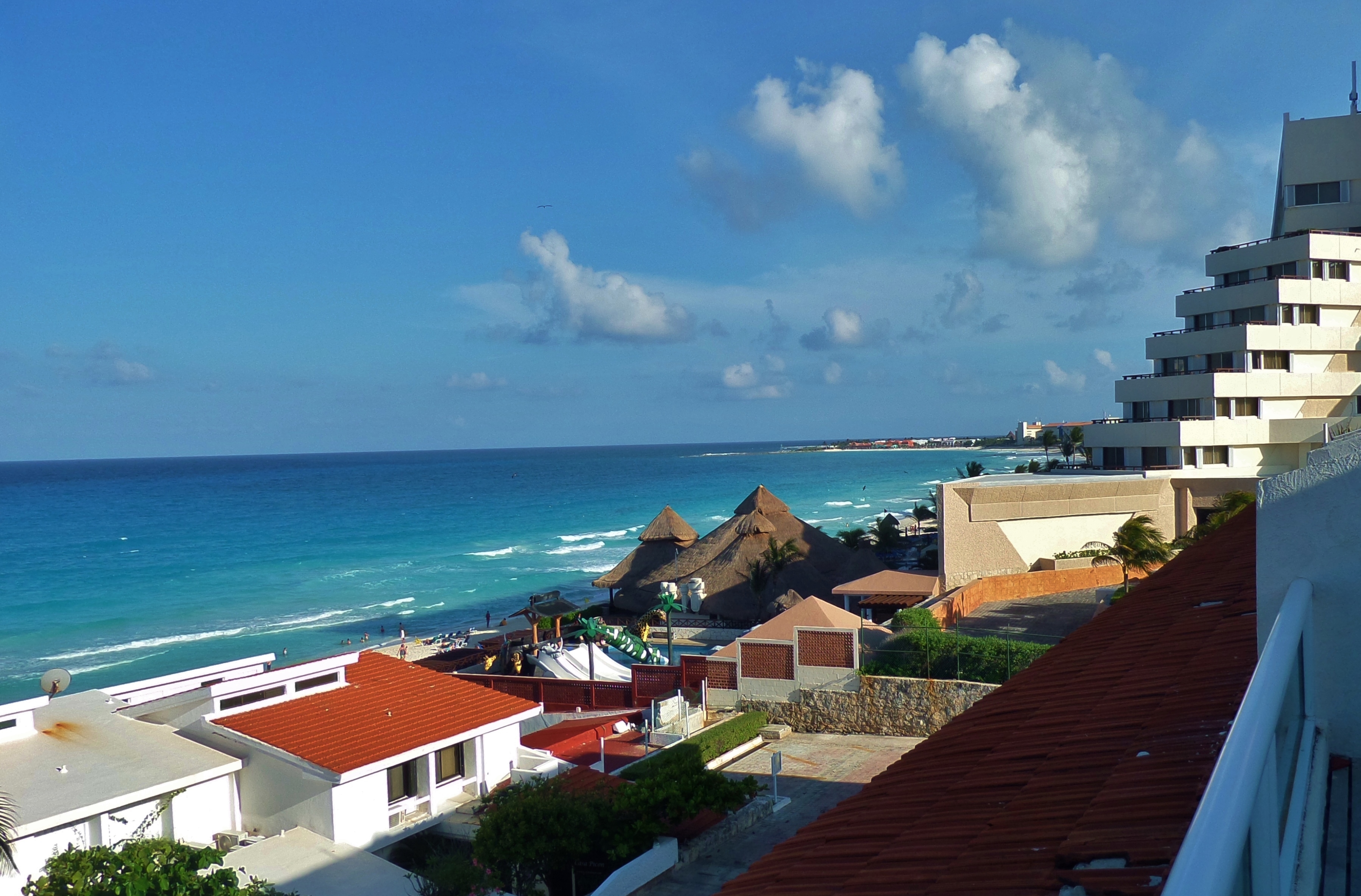 Living in Cancun's Hotel ZoneWhat is it Like? Everything Playa Del