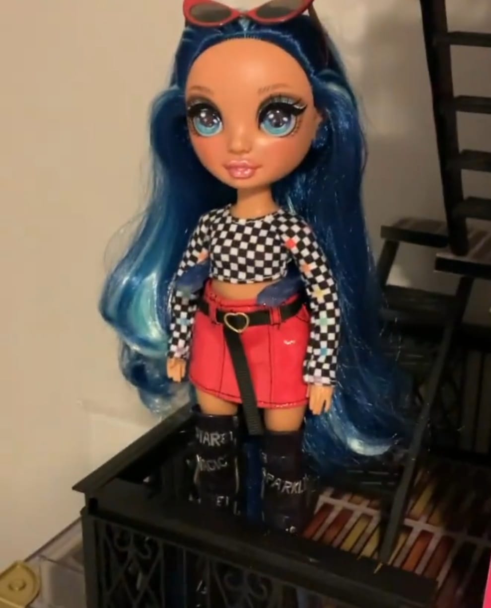 What Are Kidkraft Dollhouses And Do They Fit Barbies?