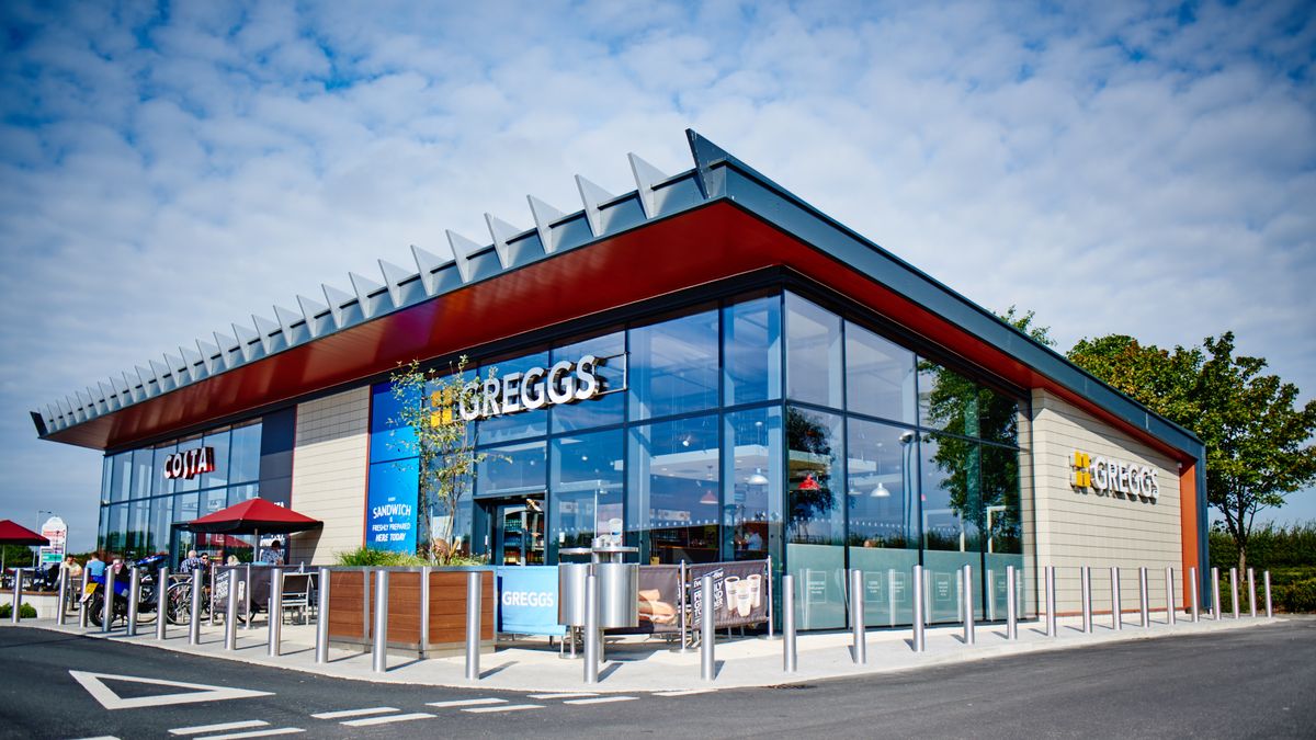 Greggs opens new Evesham shop on Four Pools Retail Park The Evesham