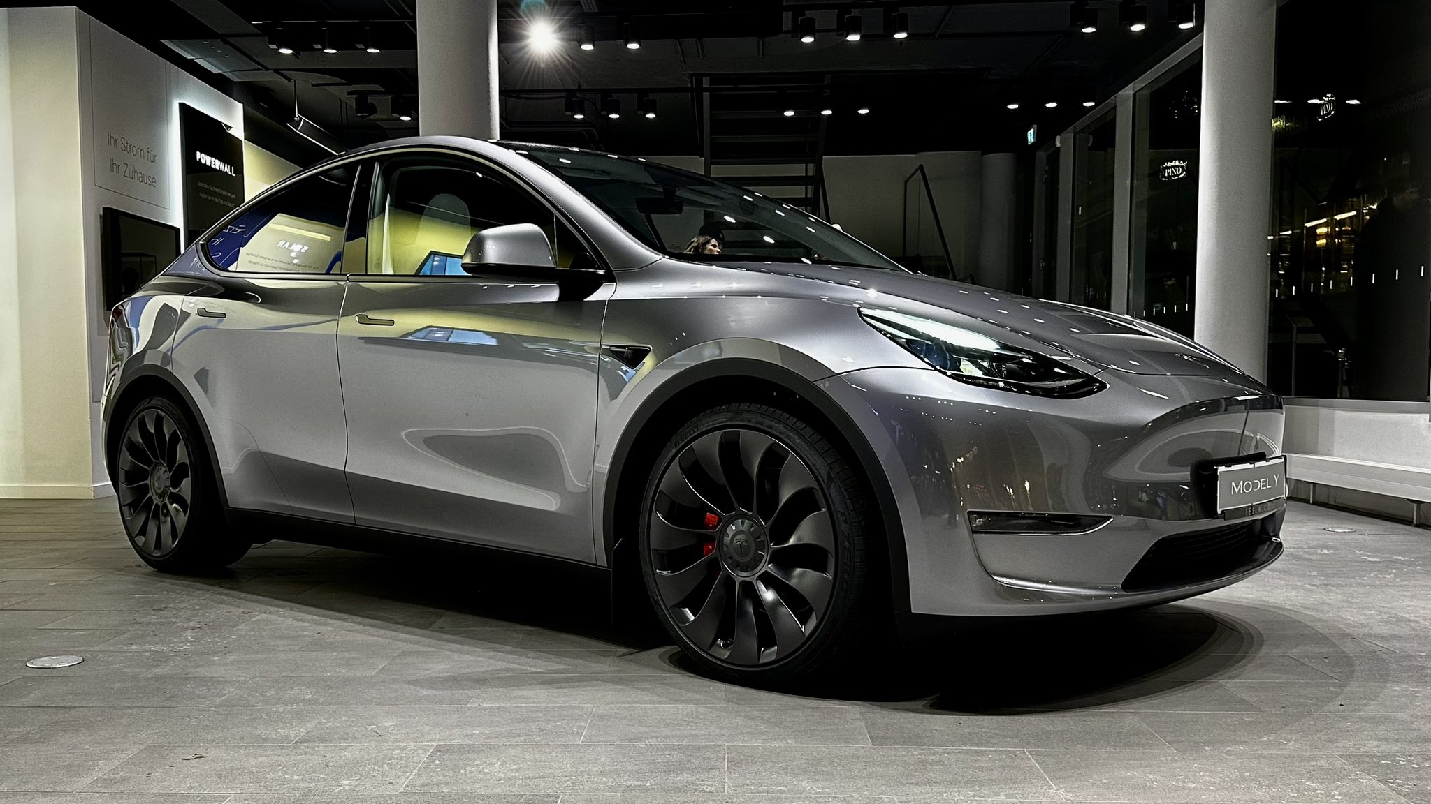 Best and Worst Color Of The Tesla Model Y EV Motors and Guide
