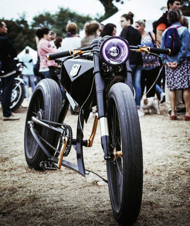 Custom Cruiser Ebikes by Innovative French Cycle lover EvNerds