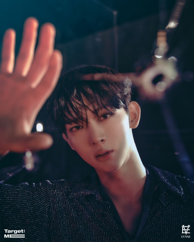 [Target ME] Concept Photo 4｜EVNNE｜EVNNE JAPAN OFFICIAL