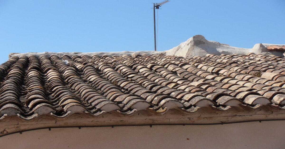 Is Roof Mortar Worth It? Find Three Alternatives