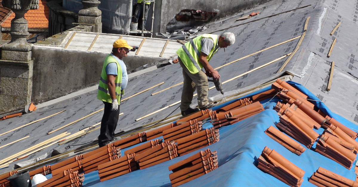 A Complete Guide to the Roof Installation Process in 2023