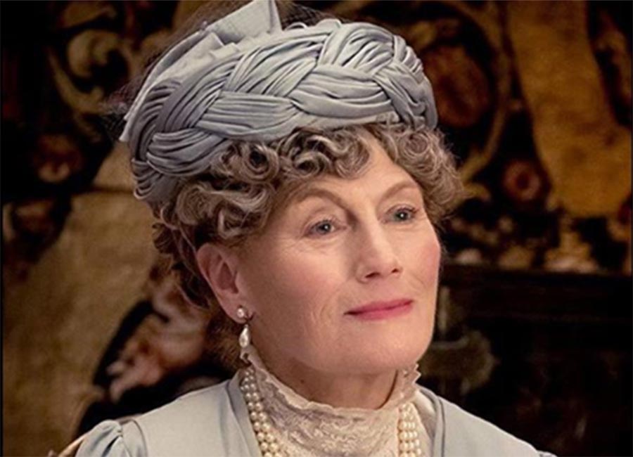 The Queen's Iconic Tiara Made a Cameo In Downton Abbey Film