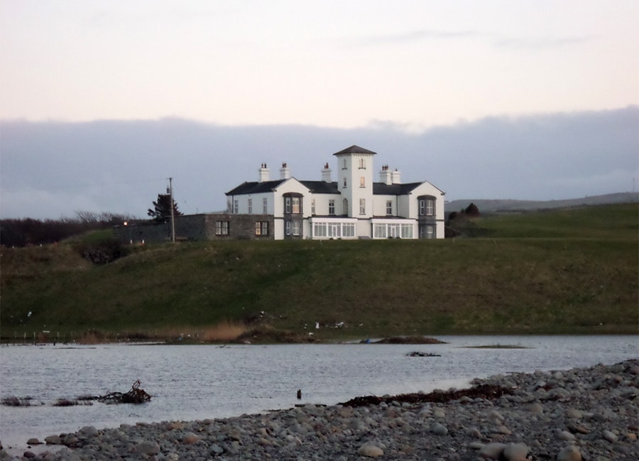 PICS 18th Century House Is The Family Home In RTÉ Drama Smother