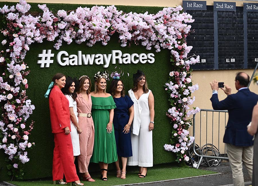 Mum Storms Home To Victory As The Galway Races Best Dressed Lady