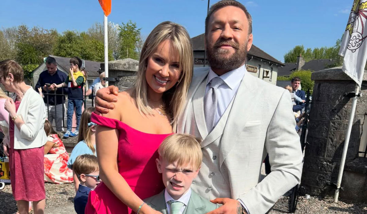 Steal Her Style Dee Devlins Pink Dress For Sons Communion